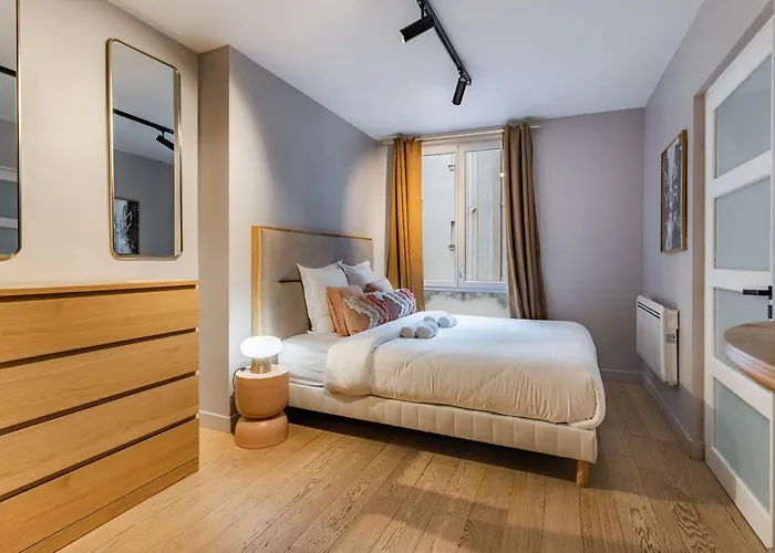 Cozy Near The Eiffel Tower Апартаменты Париж